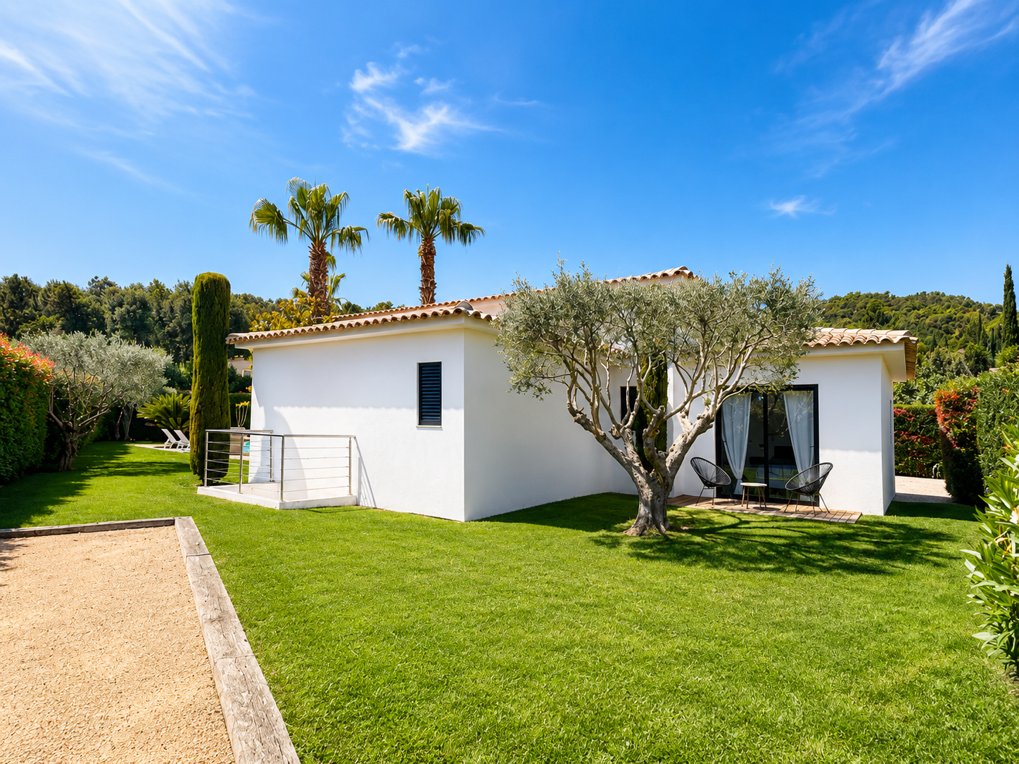 Villa 4 chambres avec piscine et pool house à vendre à Plan de la Tour au calme et proche du centre – Image 4