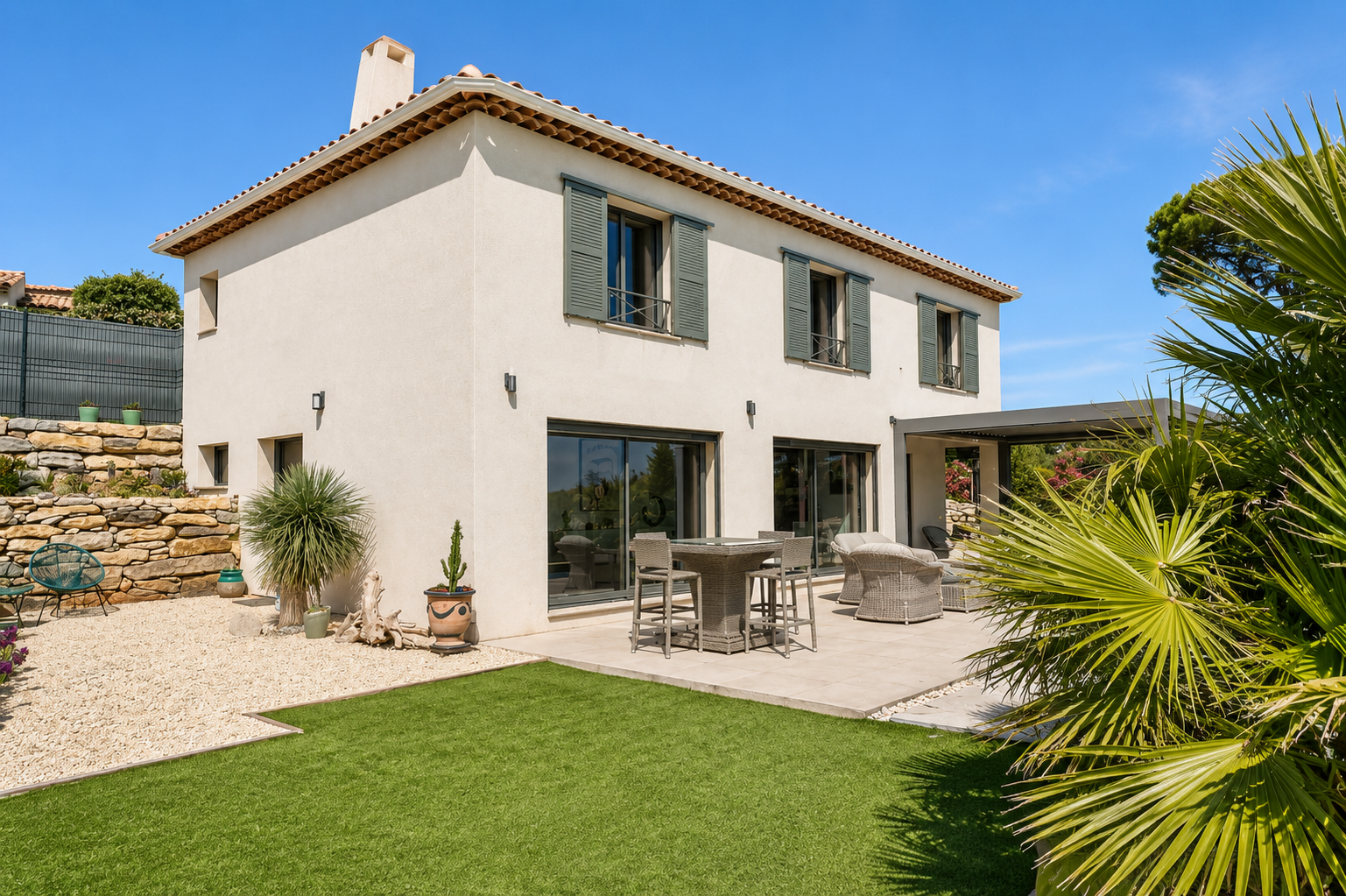 Vente villa 5 pièces au Plan de la Tour avec piscine chauffée et garage – Image 2