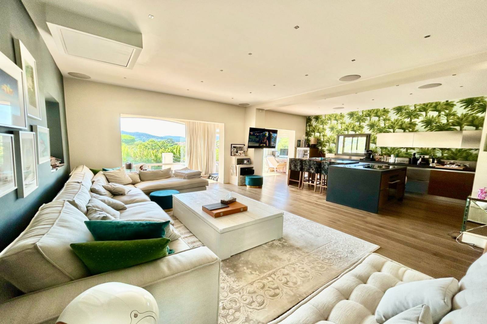 Villa familiale de 8 pièces à la vente à Sainte Maxime au Sémaphore, avec vue dégagée – Image 6