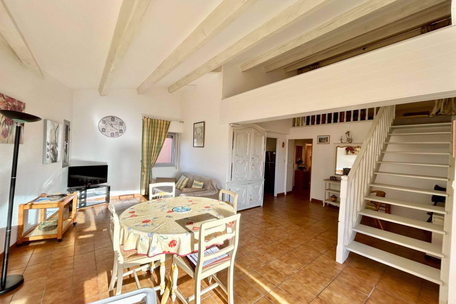 Appartement 3 pièces avec terrasse à la vente à Sainte Maxime au centre ville en dernier étage – Image 4