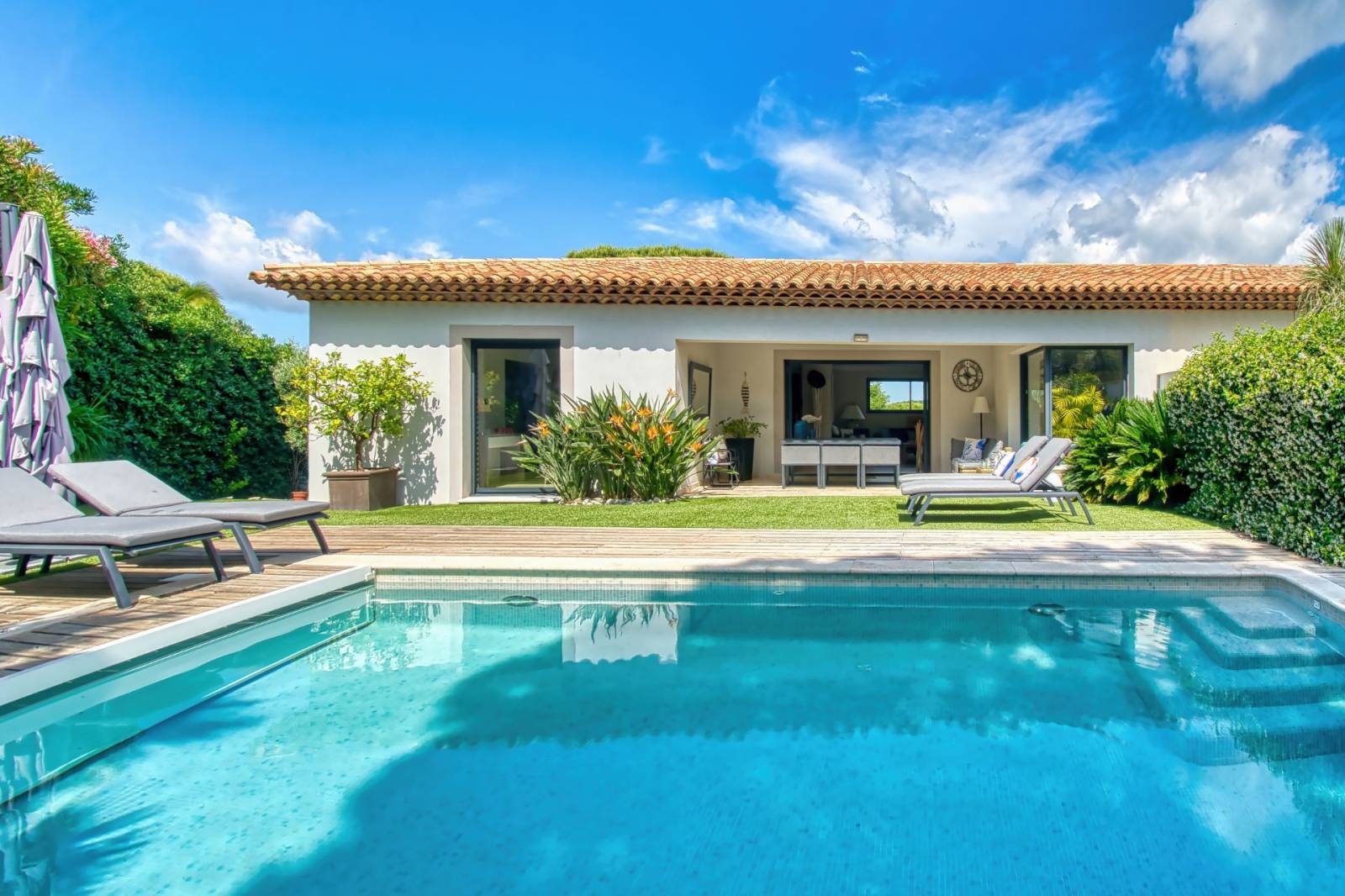 Villa récente 5 chambres à vendre à Sainte Maxime au Sémaphore – Image 3