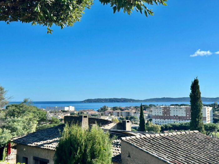 Villa 3 chambres avec vue mer, à Sainte Maxime avec piscine à débordement
