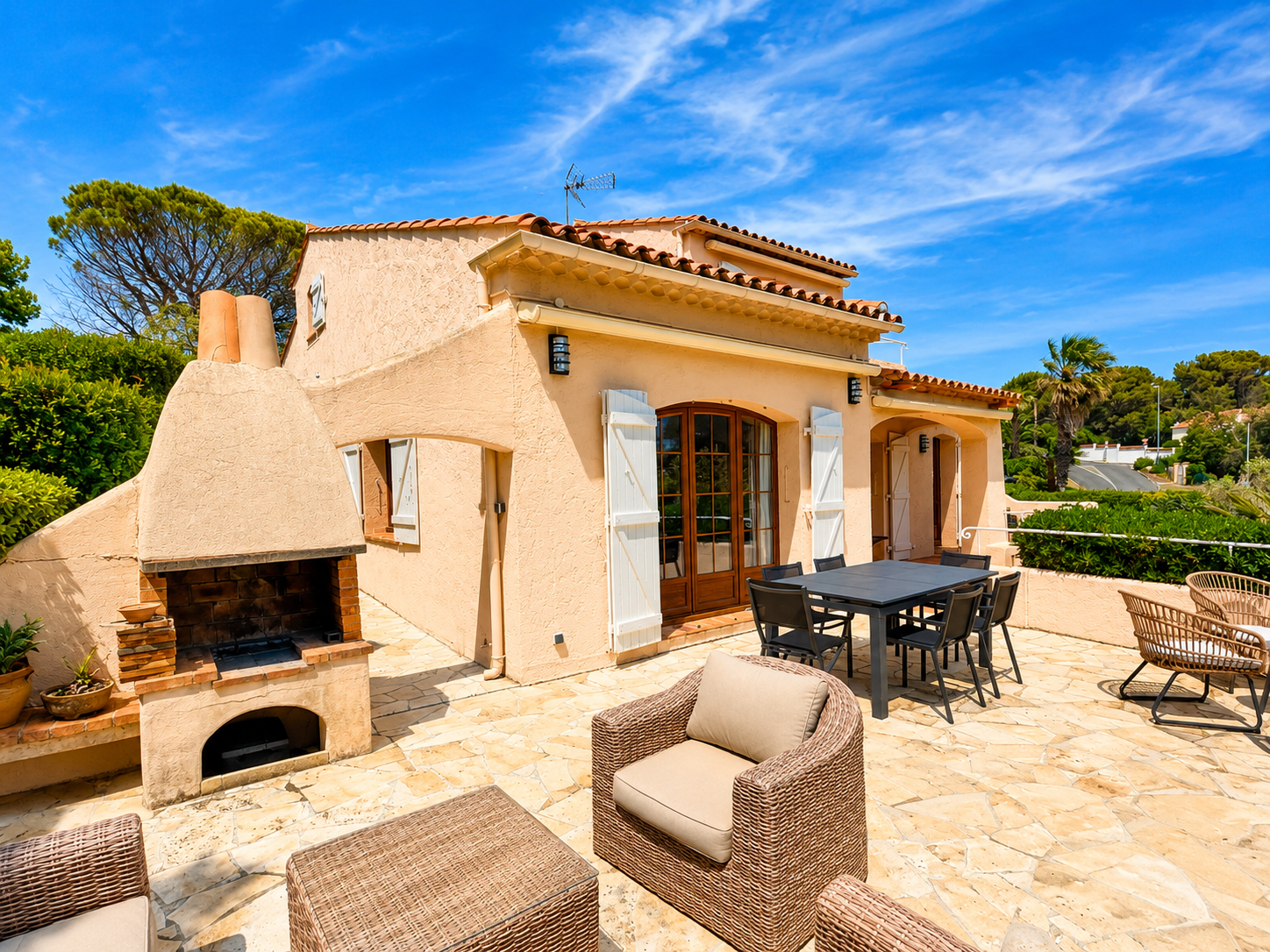Villa vue mer avec 4 chambres à vendre, aux Issambres, plages à pied – Image 5
