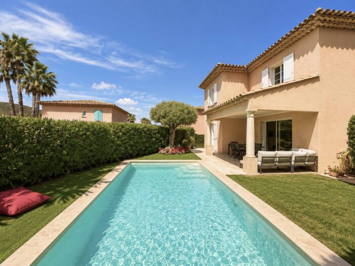 Villa individuelle avec piscine à à Sainte Maxime proche du centre dans un domaine fermé
