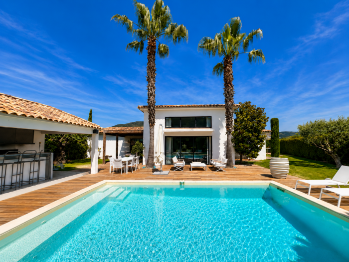 Villa 4 chambres avec piscine et pool house à vendre à Plan de la Tour au calme et proche du centre
