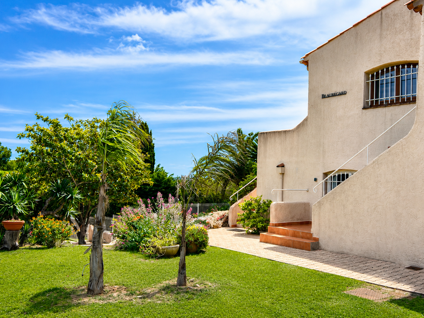 Villa vue mer avec 4 chambres à vendre, aux Issambres, plages à pied – Image 8
