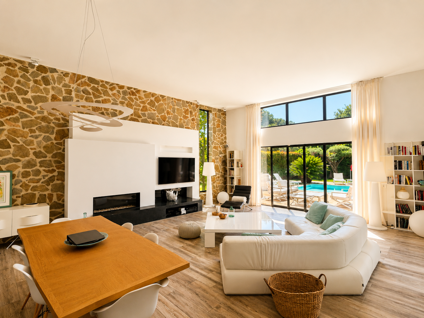 Villa 4 chambres avec piscine et pool house à vendre à Plan de la Tour au calme et proche du centre – Image 5