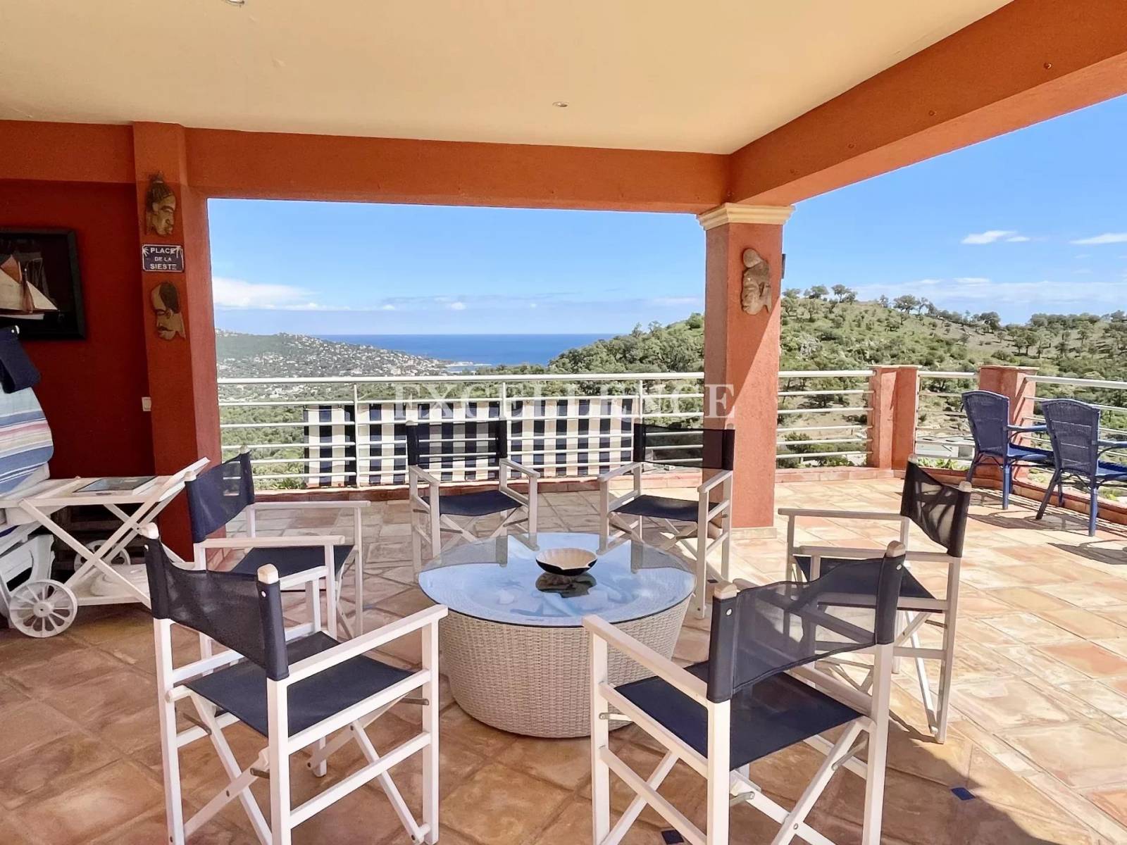 Villa 6 pièces avec vue mer panoramique à vendre dans domaine fermé de Sainte Maxime – Image 6