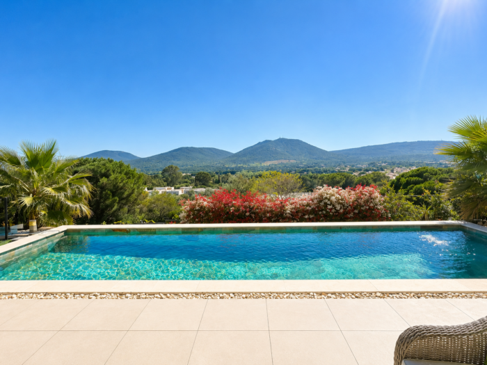 Vente villa 5 pièces au Plan de la Tour avec piscine chauffée et garage