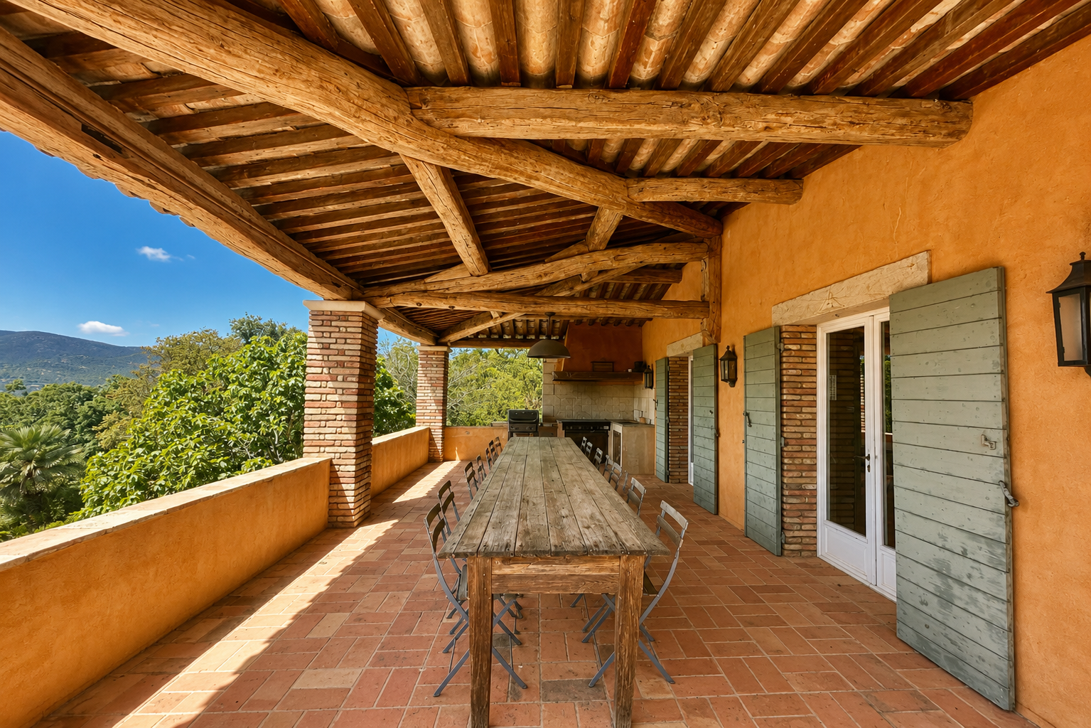 Bastide provençale de charme à vendre au Plan De La Tour avec vue panoramique sur les collines – Image 6