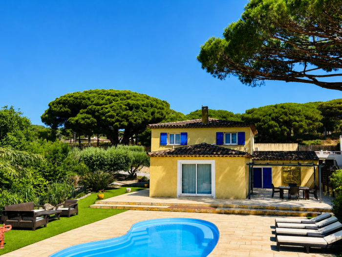 Villa 4 chambres à vendre à Sainte Maxime la Nartelle à 300 m des plages