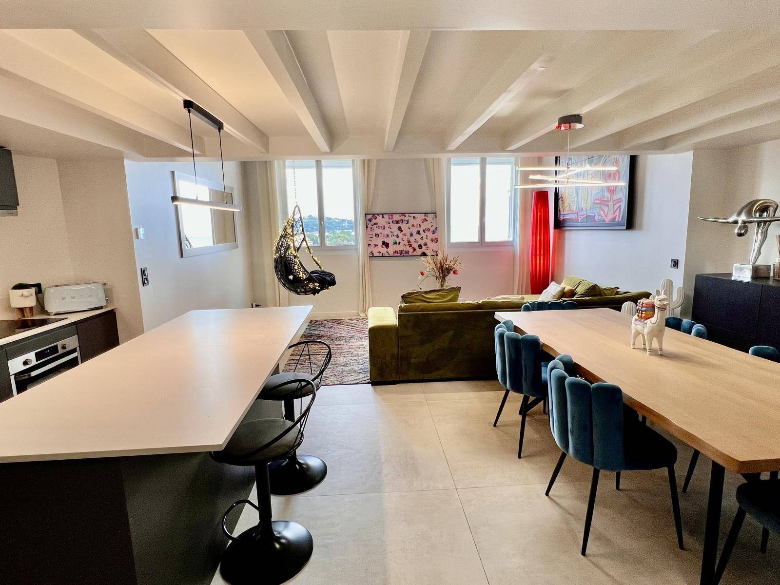 Loft avec 2 chambres face au port à Sainte Maxime vue mer panoramique – Image 3