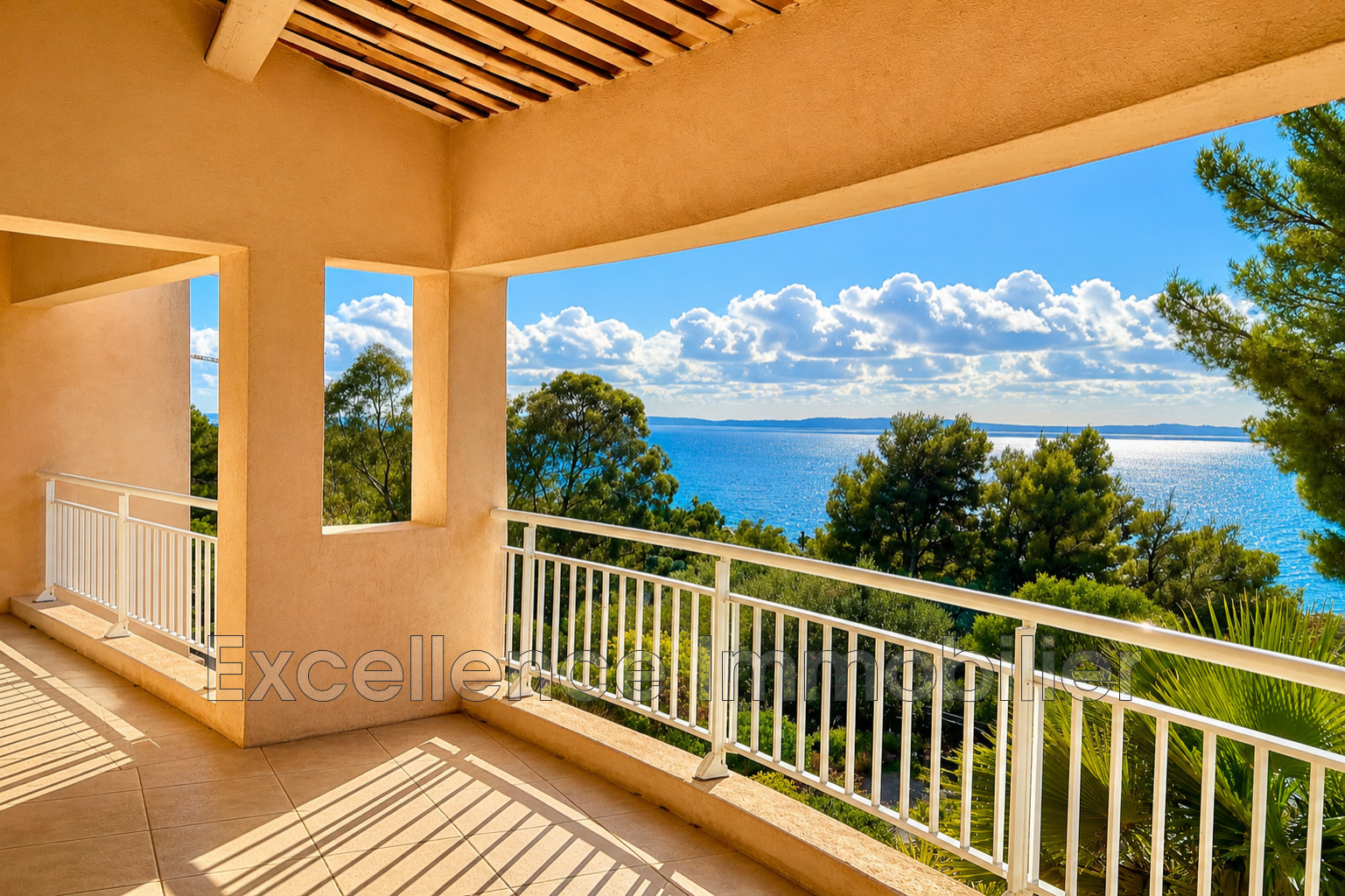 Villa 6 pièces à vendre à Le Lavandou – Image 4